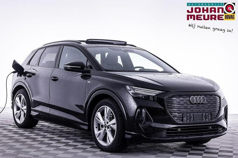 Zwart Gebruikt 2024 Audi Q4 e-tron Basis SUV | € 46.990 (Duur) - Afbeelding 1/4