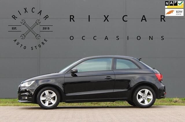 Zwart (metallic) Gebruikt 2015 Audi A1 Proline Hatchback | € 8.940 (Goede deal) - Afbeelding 1/4