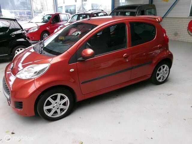 Occasion Peugeot 107 68 PK (50 kW) 2009 Oranje Hatchback
