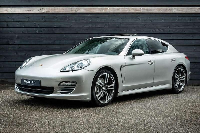 Zilver Gebruikt 2010 Porsche Panamera Sport Hatchback | € 29.949 (Super prijs) - Afbeelding 1/4