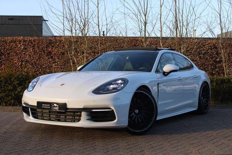 Wit, metallic lak Gebruikt 2017 Porsche Panamera Sedan | € 68.950 (Duur) - Afbeelding 1/4