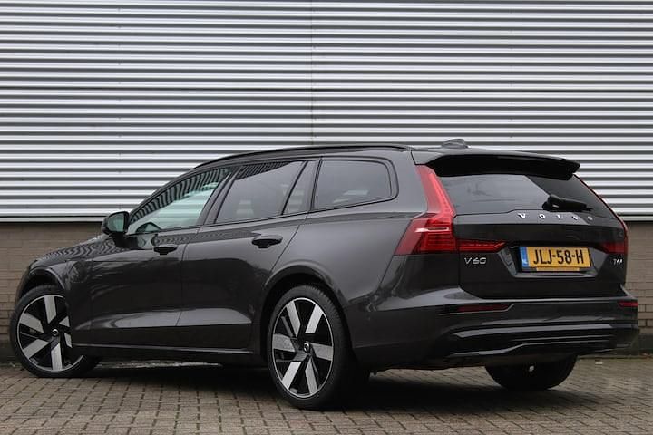 Occasion Volvo V60 Plus 2025 Grijs (metallic) Stationwagen