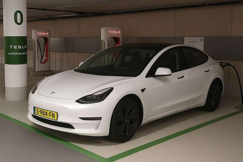 Wit Gebruikt 2022 Tesla Model 3 Long Range AWD Sedan | € 29.950 (Eerlijke prijs) - Afbeelding 1/1