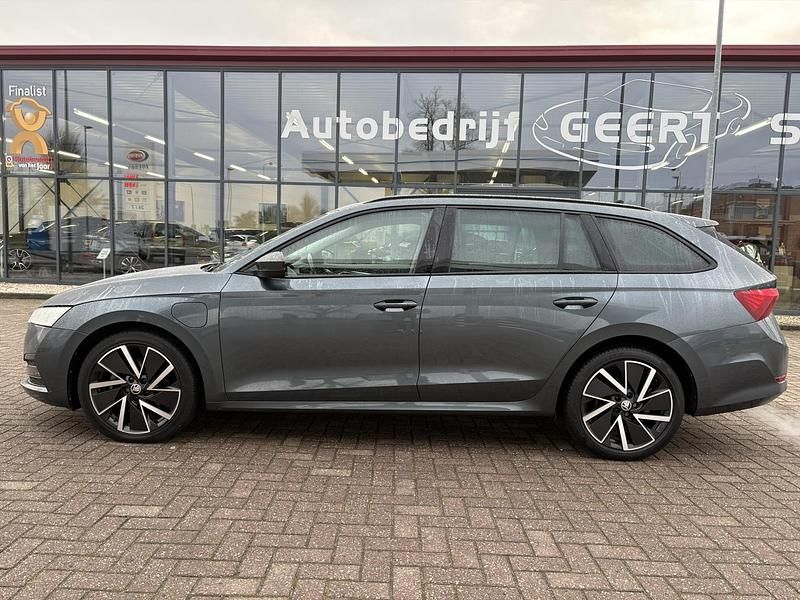 Occasion Skoda Octavia 2026 Grijs Stationwagen