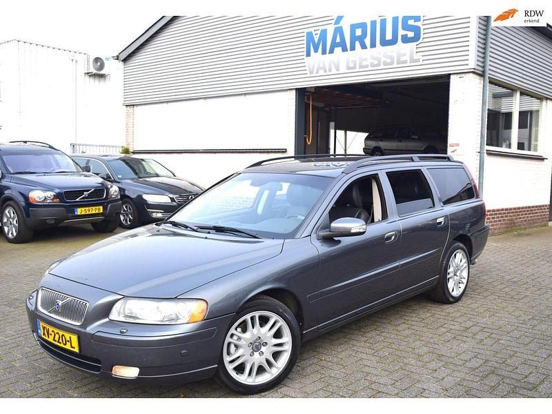 Grijs Gebruikt 2007 Volvo V70 Stationwagen | € 6.500 (Iets duurder) - Afbeelding 1/4