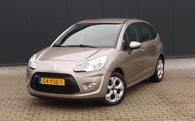 Beige (metallic) Occasion 2011 Citroën C3 Business Class Hatchback | € 4.450 (Eerlijke prijs) - Afbeelding 1/4