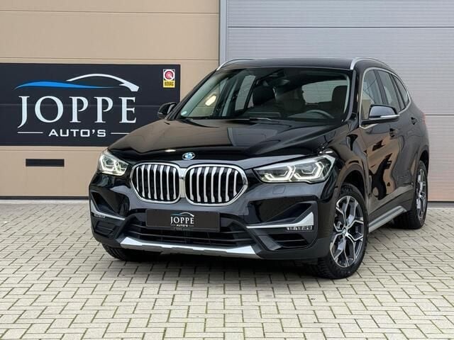 Zwart Gebruikt 2020 BMW X1 Executive SUV | € 33.950 (Eerlijke prijs) - Afbeelding 1/4
