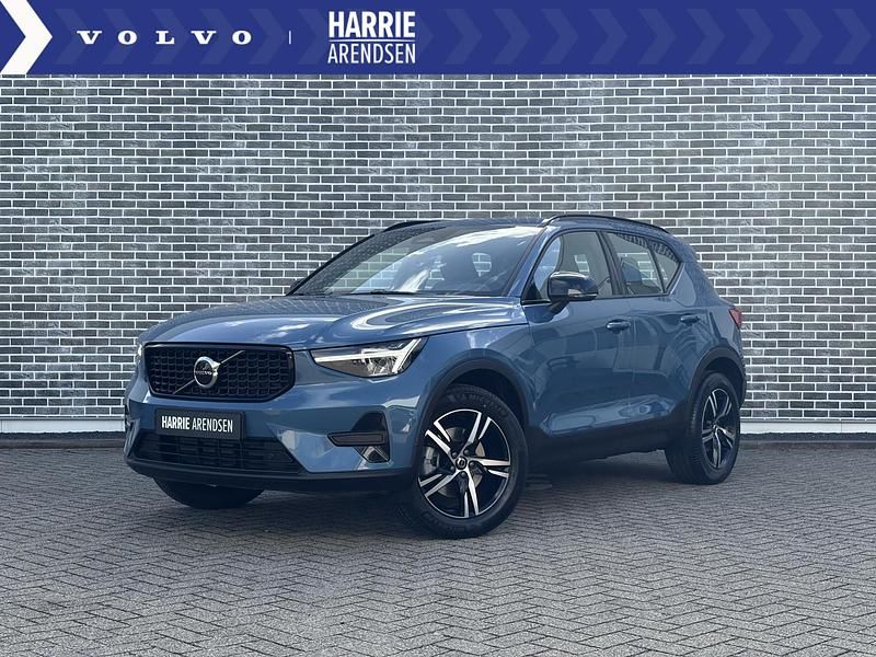 Blauw Gebruikt 2025 Volvo XC40 Plus SUV | € 45.694 (Eerlijke prijs) - Afbeelding 1/4