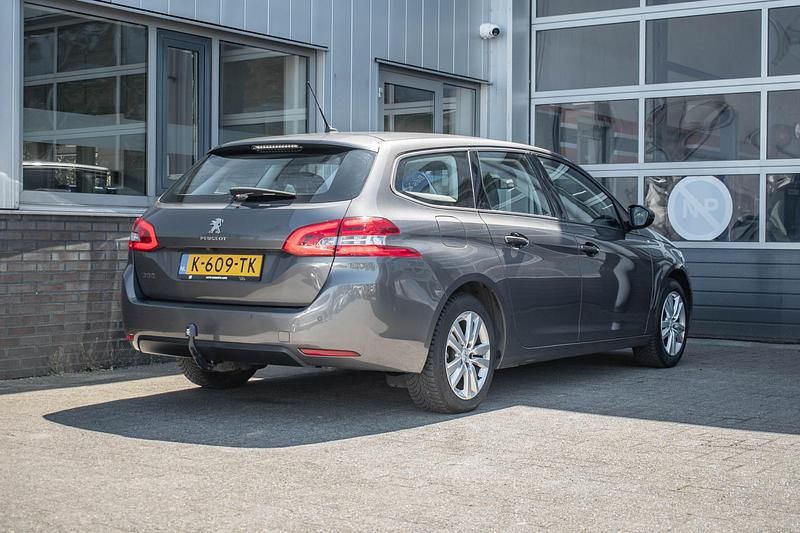 Occasion Peugeot 308 SW Active 111 PK (81 kW) 2021 Grijs Stationwagen