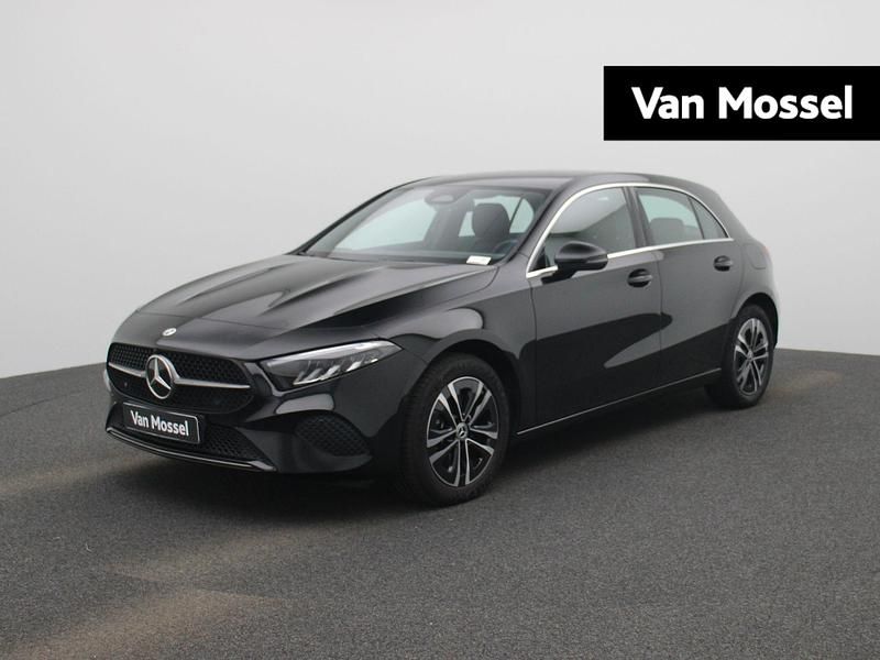 Zwart Gebruikt 2023 Mercedes A250 Business Hatchback | € 31.400 (Super prijs) - Afbeelding 1/4