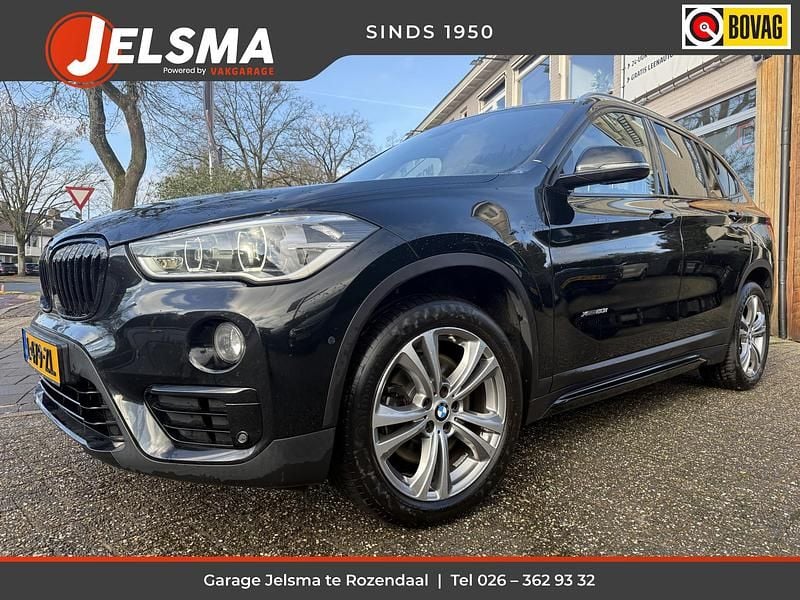 Zwart Occasion 2021 BMW X1 Sport Line SUV | € 22.500 - Afbeelding 1/4