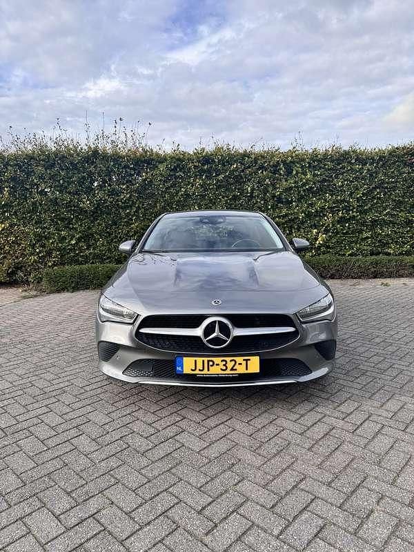 Occasion Mercedes CLA250 Premium Plus 160 PK (117 kW) 2021 Grijs Sedan