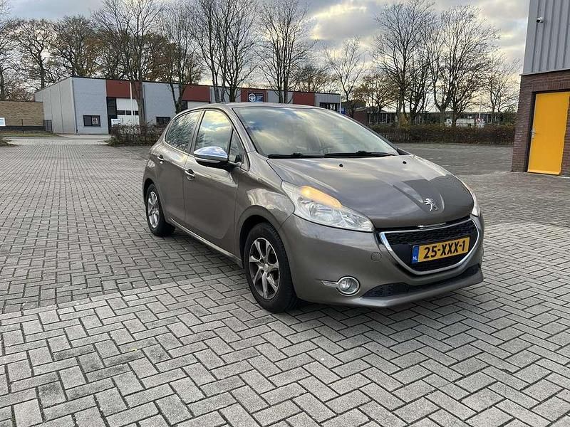 Occasion Peugeot 208 82 PK (60 kW) 2012 Grijs Hatchback