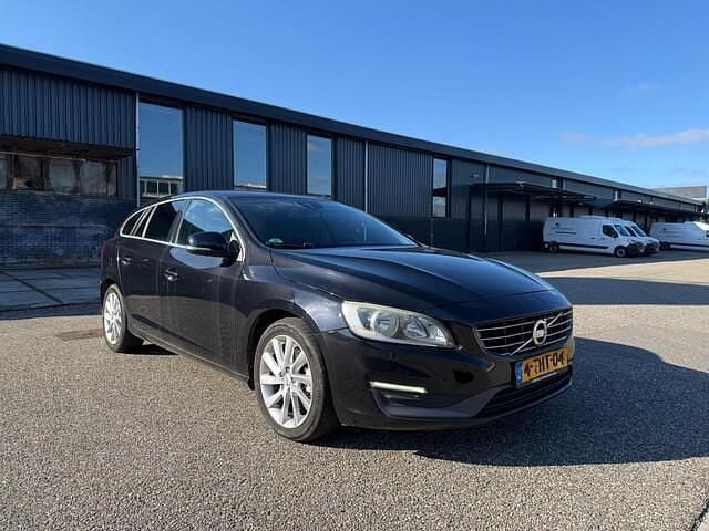 Occasion Volvo V60 Momentum 181 PK (133 kW) 2014 Zwart Stationwagen