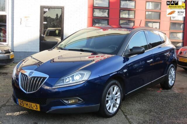 Blauw, metallic lak Gebruikt 2008 Lancia Delta Hatchback | € 2.200 (Eerlijke prijs) - Afbeelding 1/4