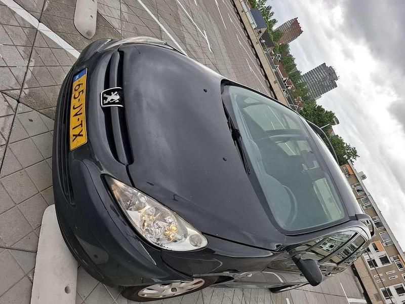Zwart Gebruikt 2002 Peugeot 307 Tendance Stationwagen | € 600 (Goede deal) - Afbeelding 1/4