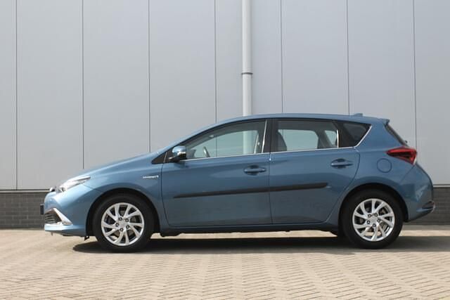 Occasion Toyota Auris 101 PK (74 kW) 2016 Blauw Hatchback