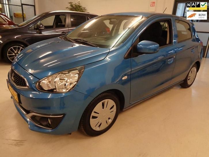 Blauw Gebruikt 2017 Mitsubishi Space Star Hatchback | € 6.999 (Iets duurder) - Afbeelding 1/4