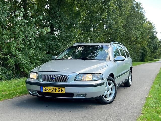 Grijs Gebruikt 2000 Volvo V70 Comfort Stationwagen | € 1.500 (Goede deal) - Afbeelding 1/4