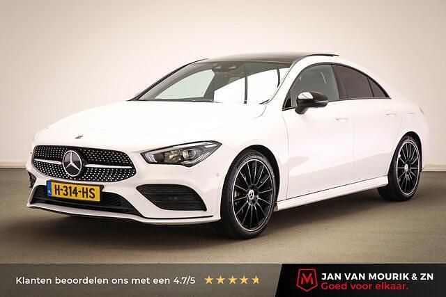 Wit Gebruikt 2020 Mercedes CLA180 AMG line Sedan | € 30.750 (Iets duurder) - Afbeelding 1/4