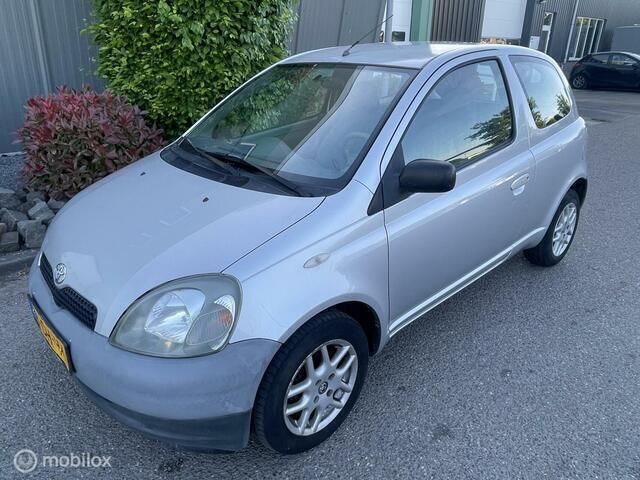 Occasion Toyota Yaris Terra 68 PK (50 kW) 1999 Grijs Hatchback