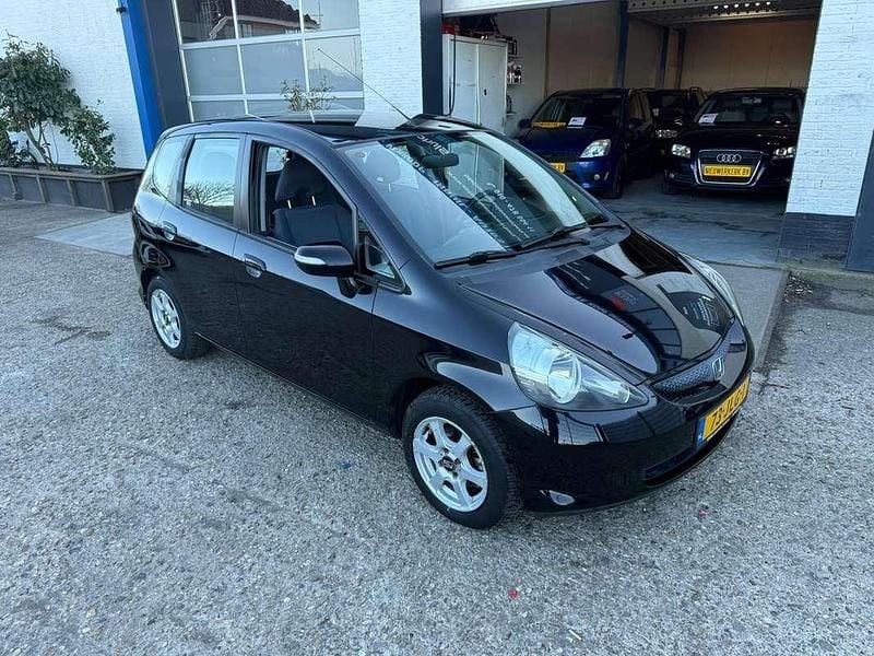 Occasion Honda Jazz LS 83 PK (61 kW) 2007 Zwart Hatchback