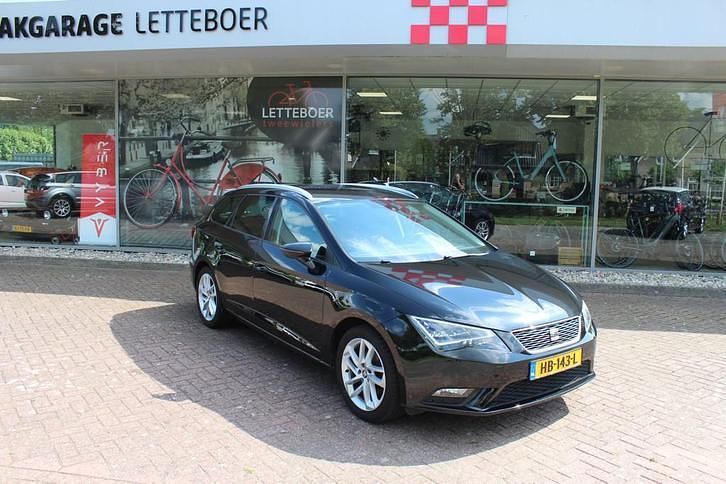 Occasion Seat Leon CONNECT 150 PK (110 kW) 2015 Zwart Stationwagen