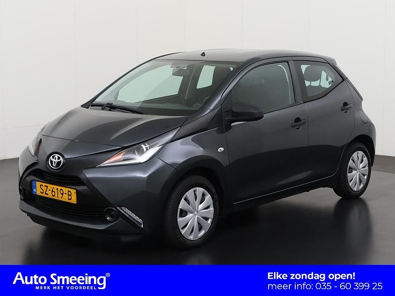 Grijs Gebruikt 2018 Toyota Aygo Hatchback | € 8.945 (Eerlijke prijs) - Afbeelding 1/4