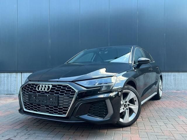 Zwart, metallic lak Gebruikt 2024 Audi A3 Sportback S-Line Hatchback | € 28.999 (Super prijs) - Afbeelding 1/4