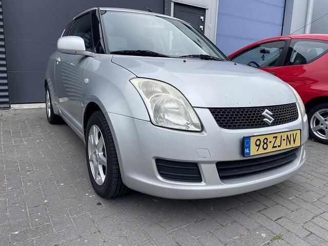 Grijs Gebruikt 2008 Suzuki Swift Comfort Hatchback | € 2.595 (Eerlijke prijs) - Afbeelding 1/4