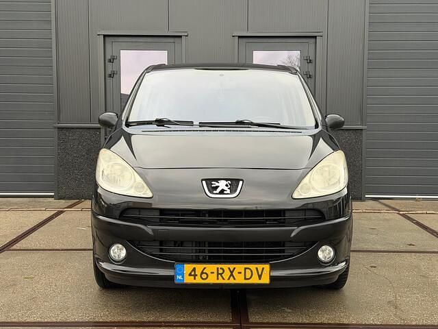 Zwart Gebruikt 2005 Peugeot 1007 MPV | € 1.199 - Afbeelding 1/4