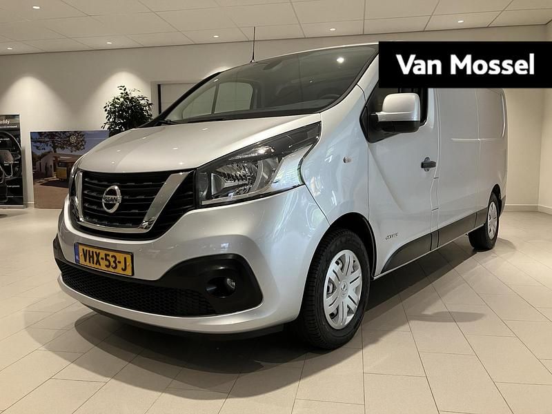 Grijs Gebruikt 2021 Nissan NV300 Acenta Van | € 16.400 (Eerlijke prijs) - Afbeelding 1/4