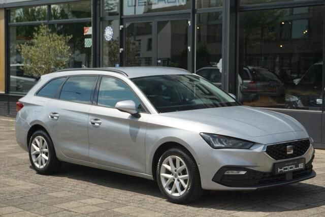 Grijs Gebruikt 2023 Seat Leon Style Stationwagen | € 20.480 (Goede deal) - Afbeelding 1/4