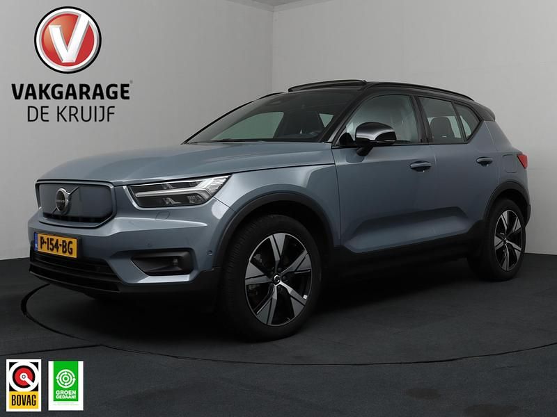 Grijs Occasion 2022 Volvo XC40 Pro SUV | € 31.245 (Iets duurder) - Afbeelding 1/4