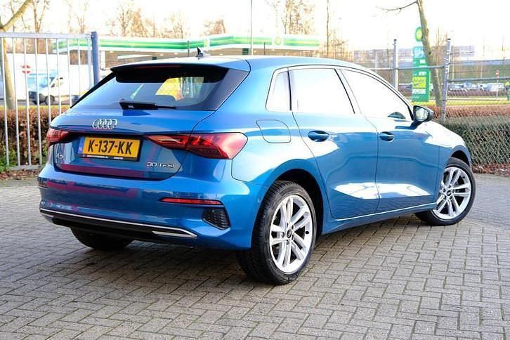 Occasion Audi A3 Business 110 PK (80 kW) 2021 Blauw Hatchback
