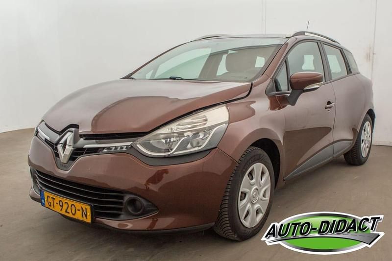 Bruin Gebruikt 2015 Renault Clio GrandTour Expression Stationwagen | € 3.350 - Afbeelding 1/4