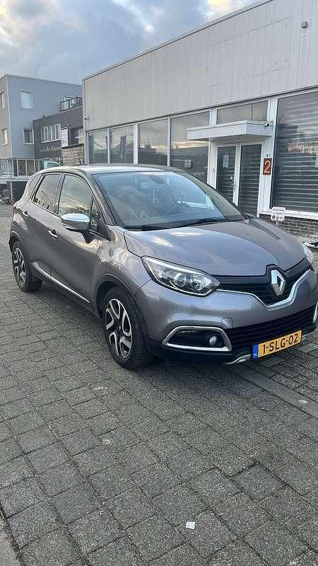 Grijs Gebruikt 2013 Renault Captur Dynamique SUV | € 9.750 (Eerlijke prijs) - Afbeelding 1/4