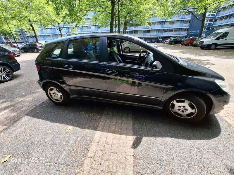 Zwart Gebruikt 2010 Mercedes B180 Business MPV | € 4.200 (Eerlijke prijs) - Afbeelding 1/4