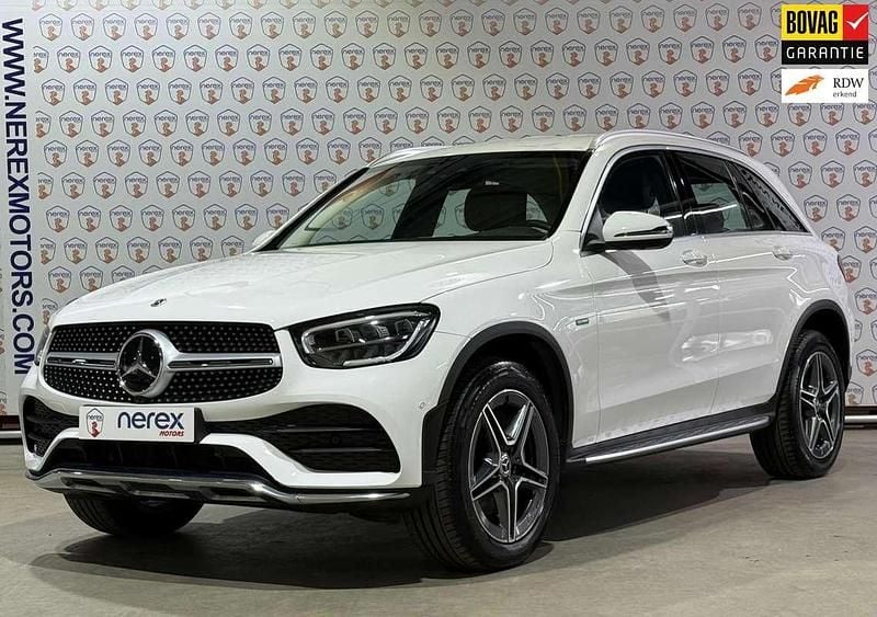 Wit Gebruikt 2021 Mercedes GLC300e AMG SUV | € 38.945 (Goede deal) - Afbeelding 1/4