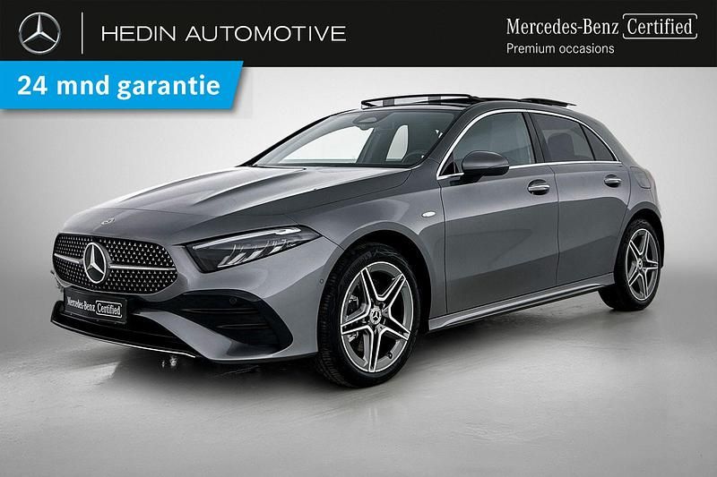 Grijs Gebruikt 2025 Mercedes A250 Advanced Plus Hatchback | € 41.900 (Iets duurder) - Afbeelding 1/3