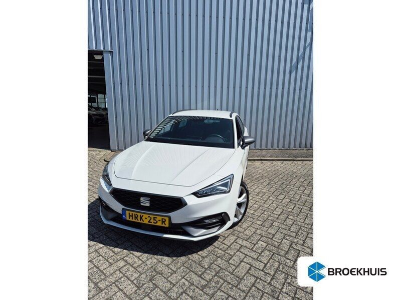 Wit Gebruikt 2023 Seat Leon Business Stationwagen | € 27.900 (Eerlijke prijs) - Afbeelding 1/3