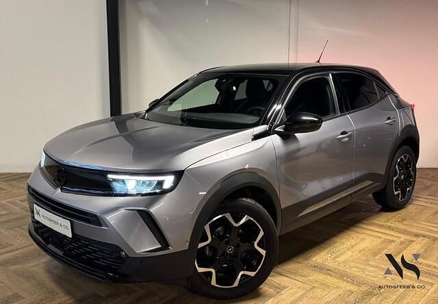 Grijs Gebruikt 2023 Opel Mokka GS Line SUV | € 22.940 (Eerlijke prijs) - Afbeelding 1/4