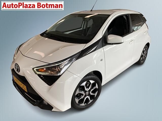 Wit Gebruikt 2020 Toyota Aygo Hatchback | € 12.950 (Iets duurder) - Afbeelding 1/4