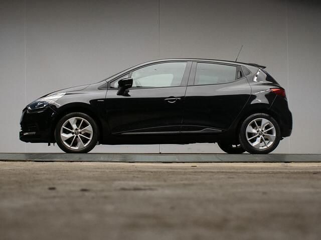 Zwart Gebruikt 2017 Renault Clio IV Intens Hatchback | € 9.745 (Eerlijke prijs) - Afbeelding 1/4