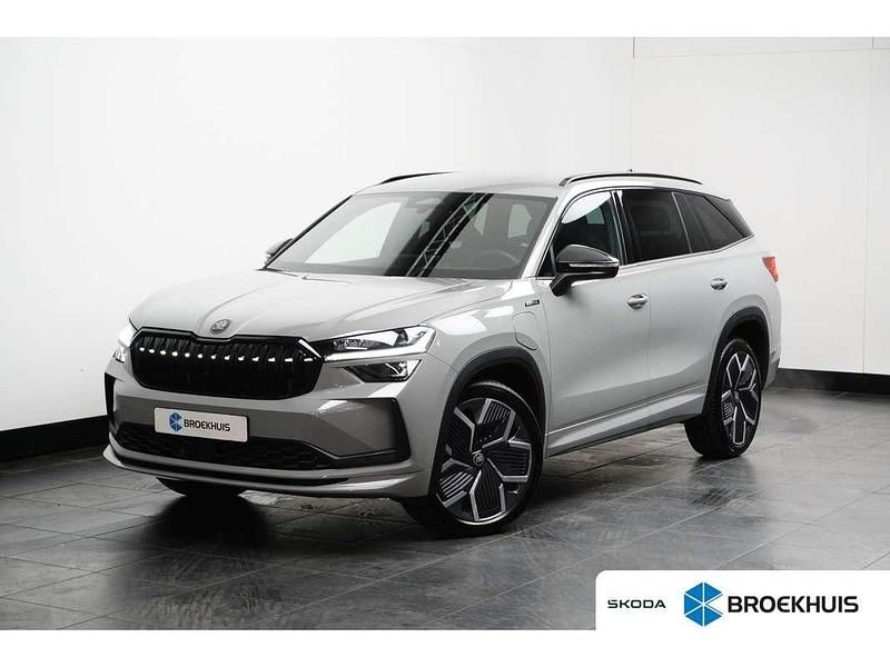 Grijs Occasion 2025 Skoda Kodiaq SportLine SUV | € 46.900 (Super prijs) - Afbeelding 1/4