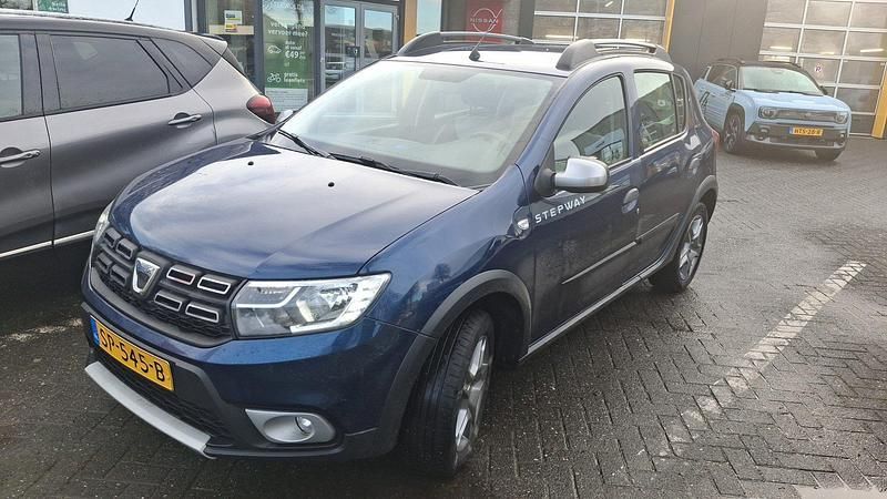 Blauw Occasion 2018 Dacia Sandero Stepway Hatchback | € 11.340 (Eerlijke prijs) - Afbeelding 1/3
