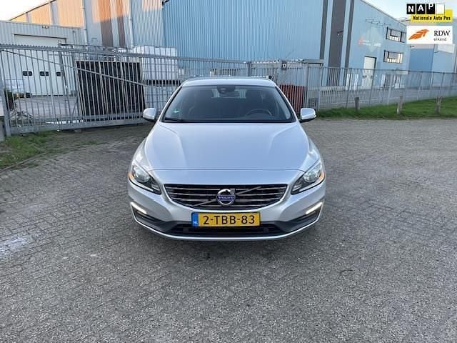Grijs Gebruikt 2014 Volvo V60 Momentum Stationwagen | € 5.250 (Goede deal) - Afbeelding 1/4