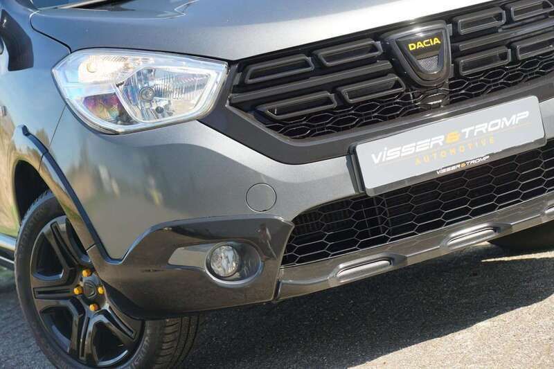 Grijs, metallic lak Gebruikt 2018 Dacia Dokker Celebration Van | € 8.925 (Eerlijke prijs) - Afbeelding 1/4