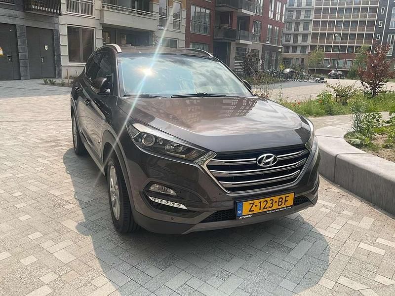 Bruin Gebruikt 2016 Hyundai Tucson Comfort SUV | € 13.500 (Eerlijke prijs) - Afbeelding 1/4