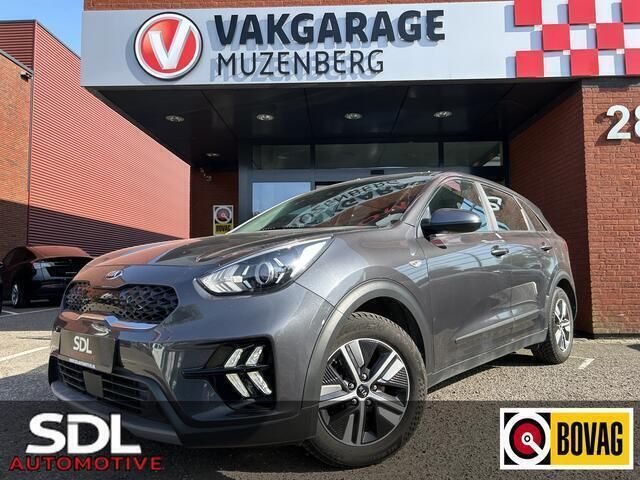 Grijs Gebruikt 2021 Kia Niro Comfort SUV | € 21.445 (Eerlijke prijs) - Afbeelding 1/4